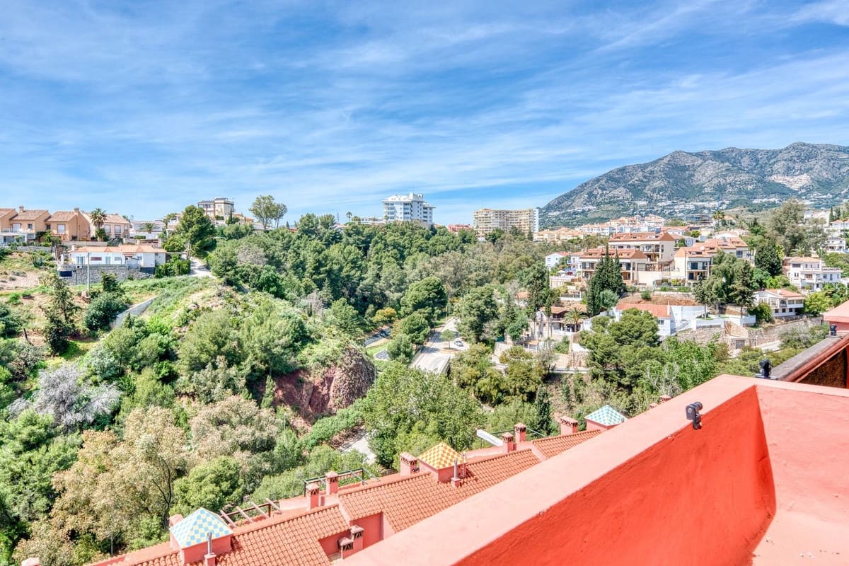 3 sypialnia Penthouse na sprzedaż w Fuengirola z basenem garażem - 630 000 € (Ref: 9795197)