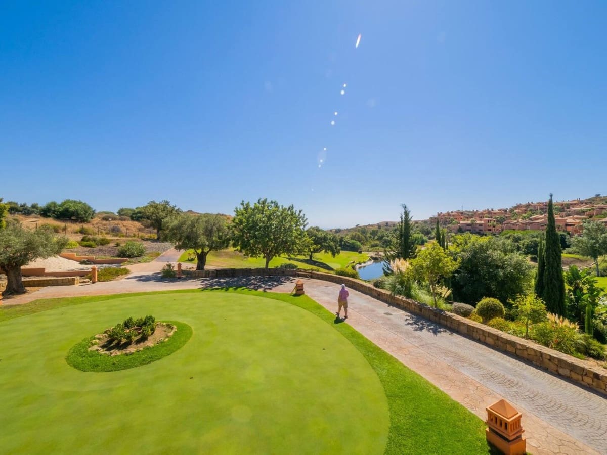 2 soverom Leilighet til salgs i La Mairena med svømmebasseng garasje - € 360 000 (Ref: 9795202)