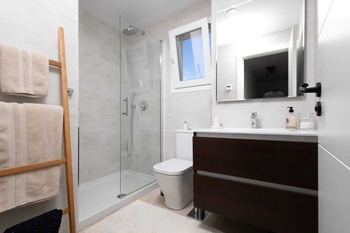 Pareado de 4 habitaciones en Calahonda en venta con piscina garaje - 775.000 € (Ref: 9795206)