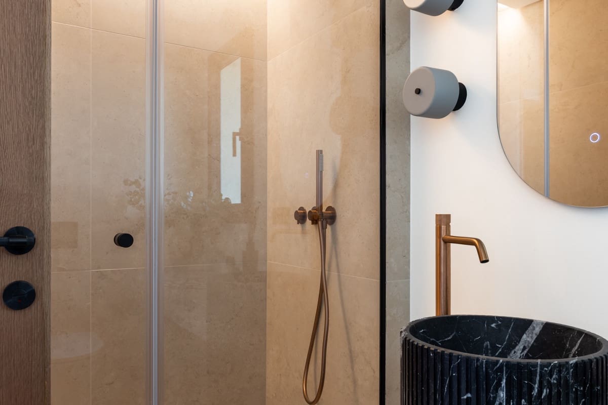 4 makuuhuone Omakotitalo myytävänä paikassa Benahavis mukana uima-altaan 
autotalli - 1 850 000 € (Ref: 9795215)