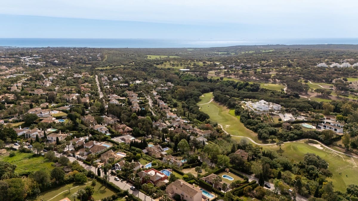 3 soverom Villa til salgs i Sotogrande med svømmebasseng garasje - € 1 795 000 (Ref: 9795217)