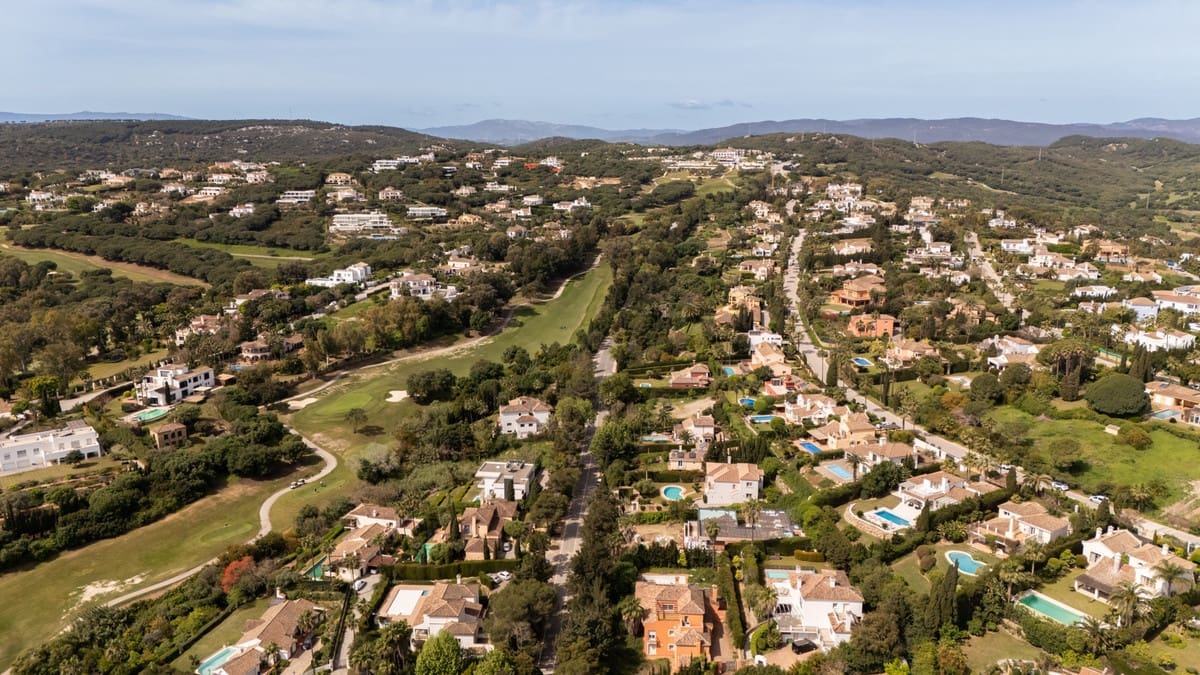 3 soverom Villa til salgs i Sotogrande med svømmebasseng garasje - € 1 795 000 (Ref: 9795217)