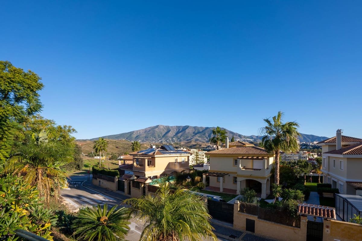 2 Zimmer Apartment zu verkaufen in La Cala Hills mit Pool Garage - 330.000 € (Ref: 9795220)