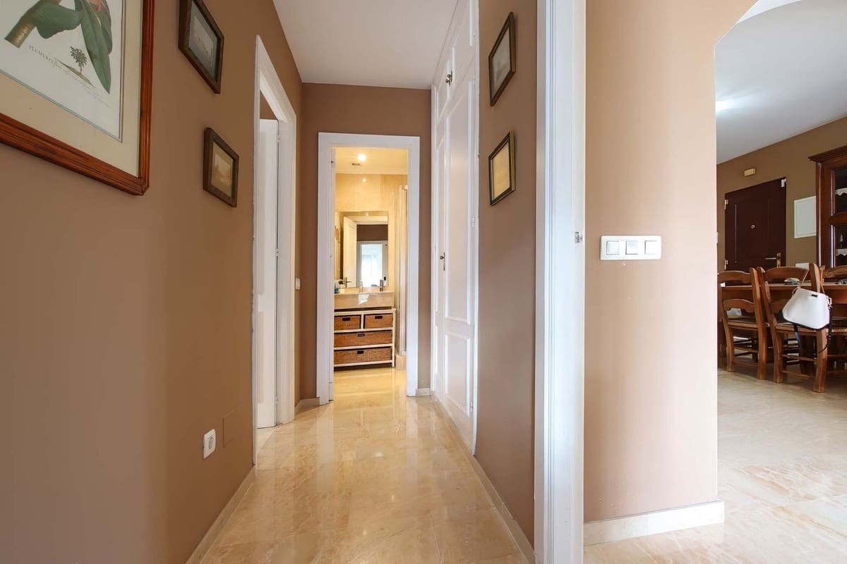 3 chambre Appartement à vendre à Nueva Andalucia avec piscine - 680 000 € (Ref: 9795244)