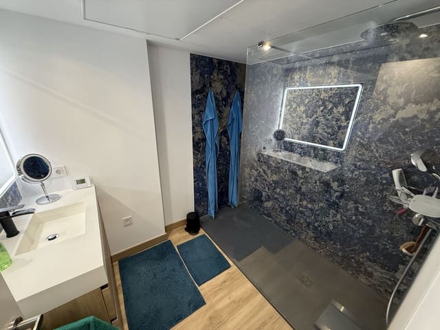 2 chambre Appartement à vendre à Elviria, Marbella avec piscine garage - 550 000 € (Ref: 9795339)