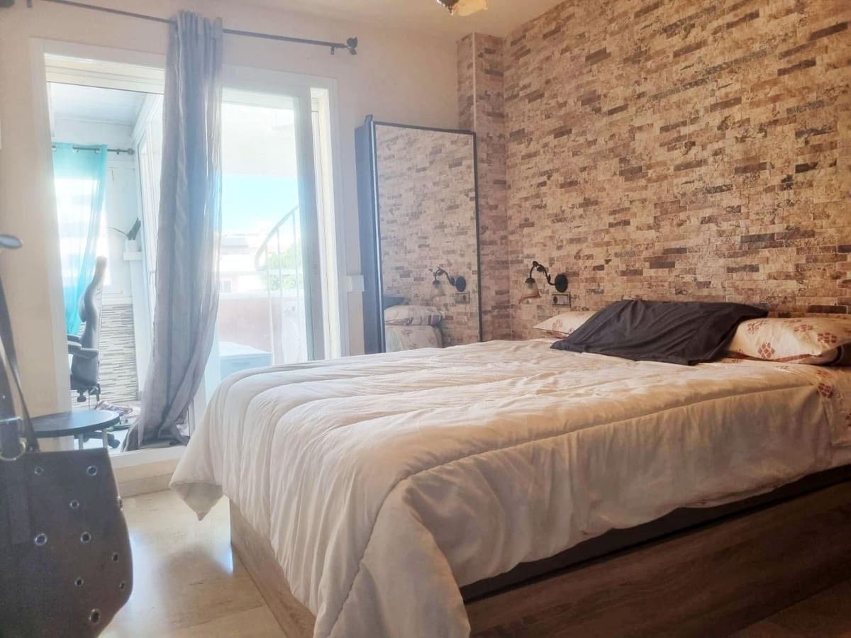 2 sovrum Takvåning till salu i Torrequebrada med pool garage - 375 000 € (Ref: 9795393)