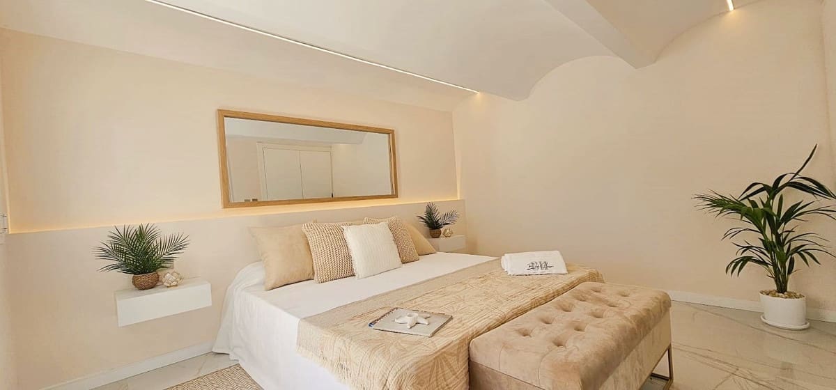 3 sypialnia Willa na sprzedaż w Estepona z basenem garażem - 1 190 000 € (Ref: 9795411)