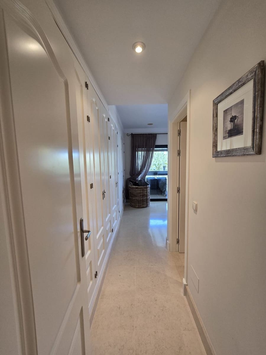 2 bedroom Apartment for sale in Benahavis with pool garage - € 850,000 (Ref: 9797685)