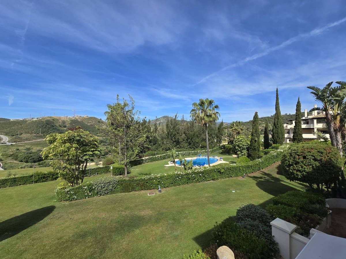 2 bedroom Apartment for sale in Benahavis with pool garage - € 850,000 (Ref: 9797685)