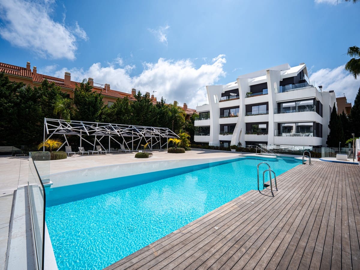 3 slaapkamer Penthouse te koop in Cabopino met zwembad garage - € 1.250.000 (Ref: 9805631)