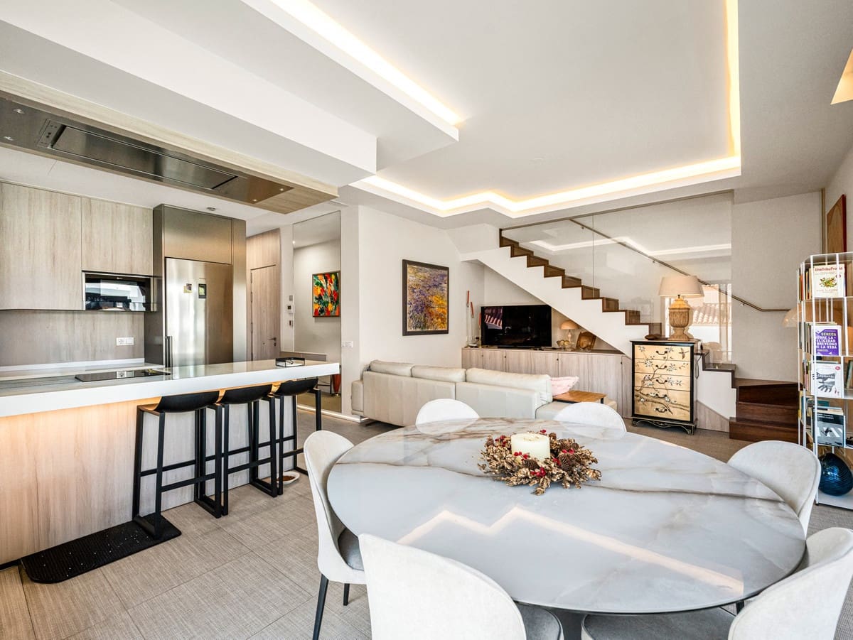 3 slaapkamer Penthouse te koop in Cabopino met zwembad garage - € 1.250.000 (Ref: 9805631)