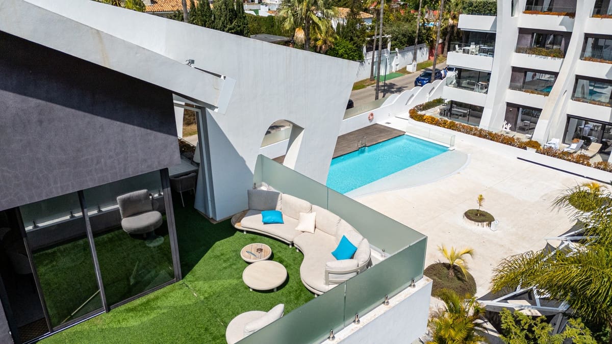 3 slaapkamer Penthouse te koop in Cabopino met zwembad garage - € 1.250.000 (Ref: 9805631)