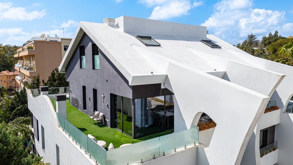 3 slaapkamer Penthouse te koop in Cabopino met zwembad garage - € 1.250.000 (Ref: 9805631)