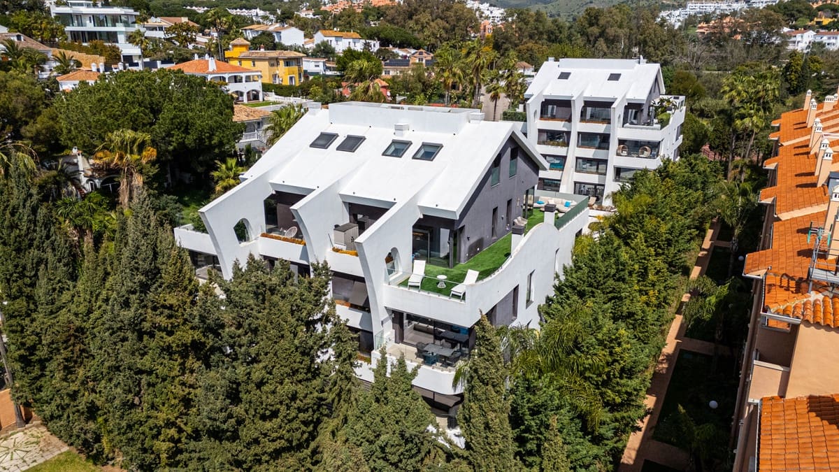 3 slaapkamer Penthouse te koop in Cabopino met zwembad garage - € 1.250.000 (Ref: 9805631)