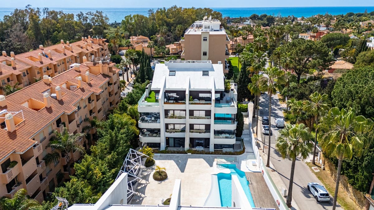 3 slaapkamer Penthouse te koop in Cabopino met zwembad garage - € 1.250.000 (Ref: 9805631)