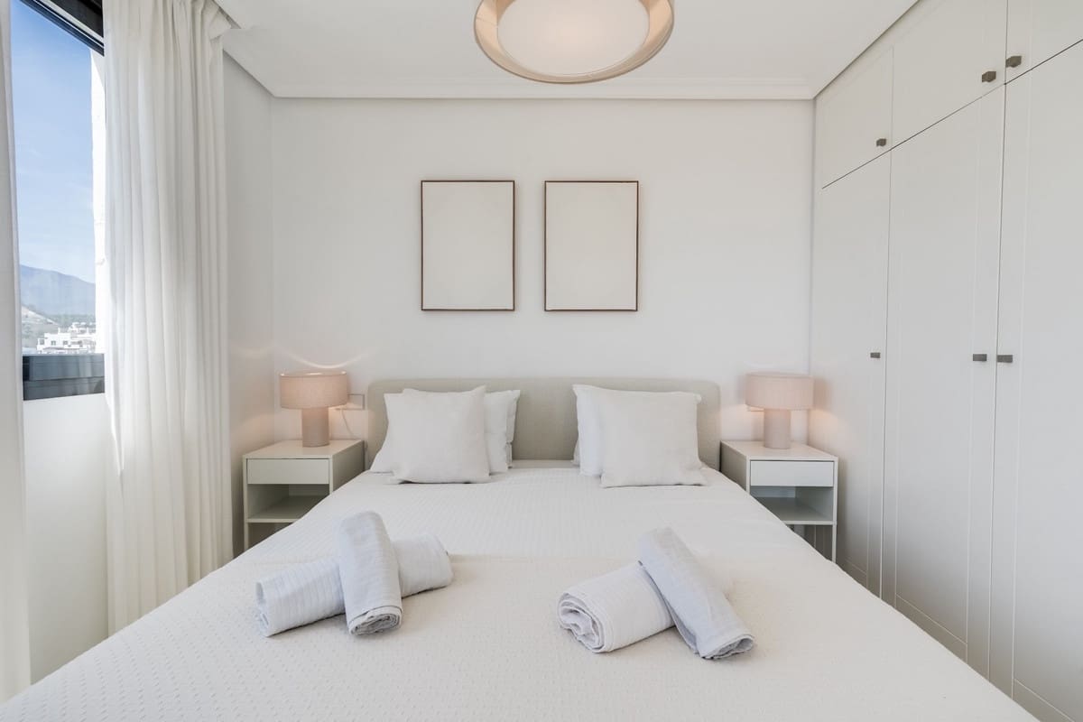 2 soveværelse Penthouse til salg i Estepona med swimmingpool garage - € 520.000 (Ref: 9805650)