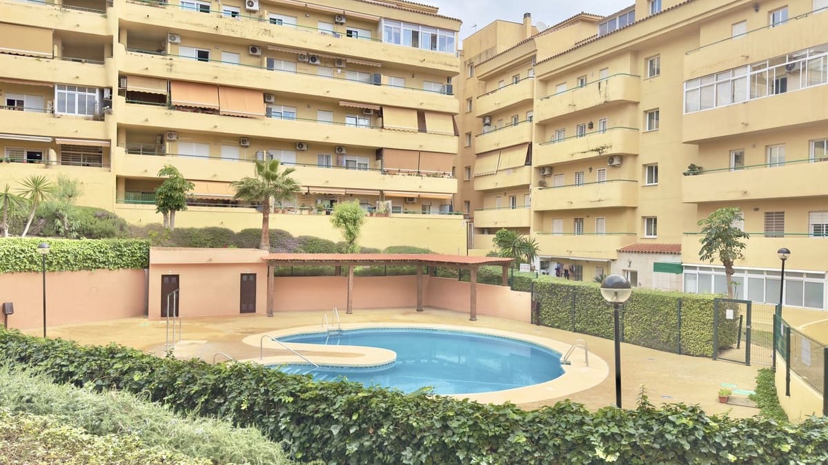 2 sypialnia Apartament na sprzedaż w Fuengirola z basenem garażem - 295 000 € (Ref: 9805656)