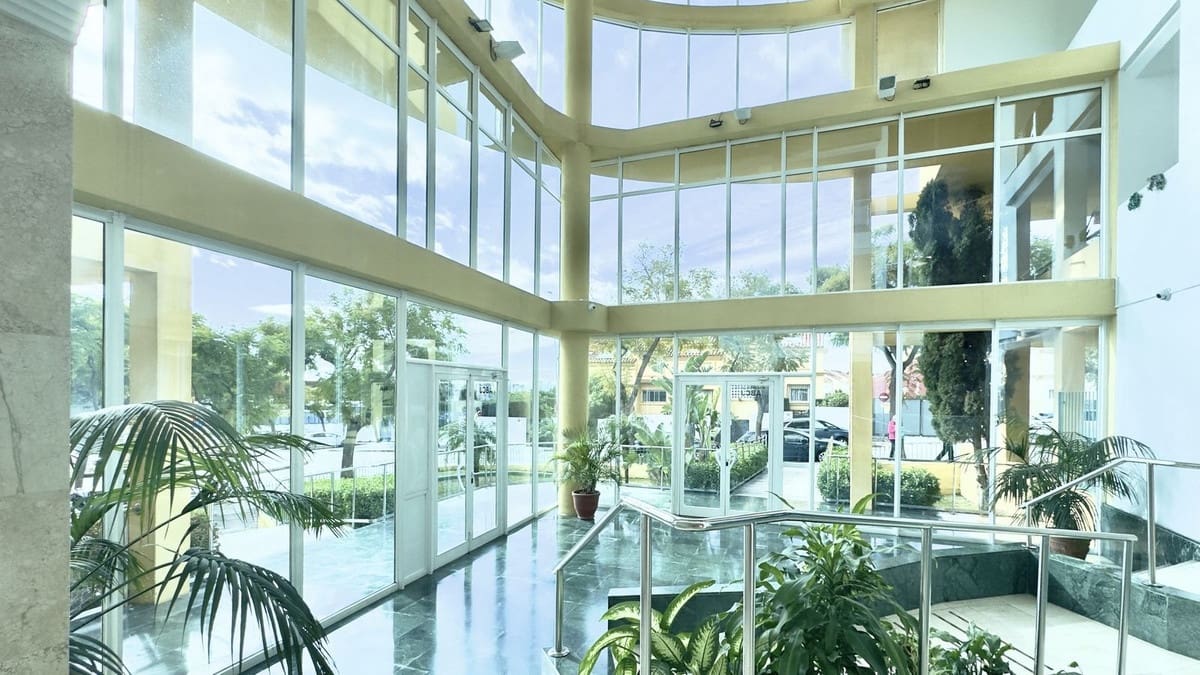 2 sypialnia Apartament na sprzedaż w Fuengirola z basenem garażem - 295 000 € (Ref: 9805656)