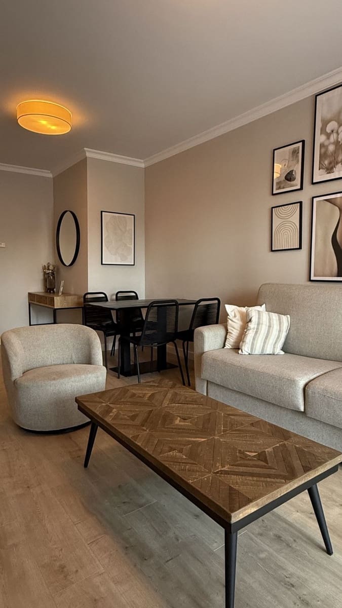 2 soverom Leilighet til salgs i El Paraiso med svømmebasseng garasje - € 299 000 (Ref: 9806879)