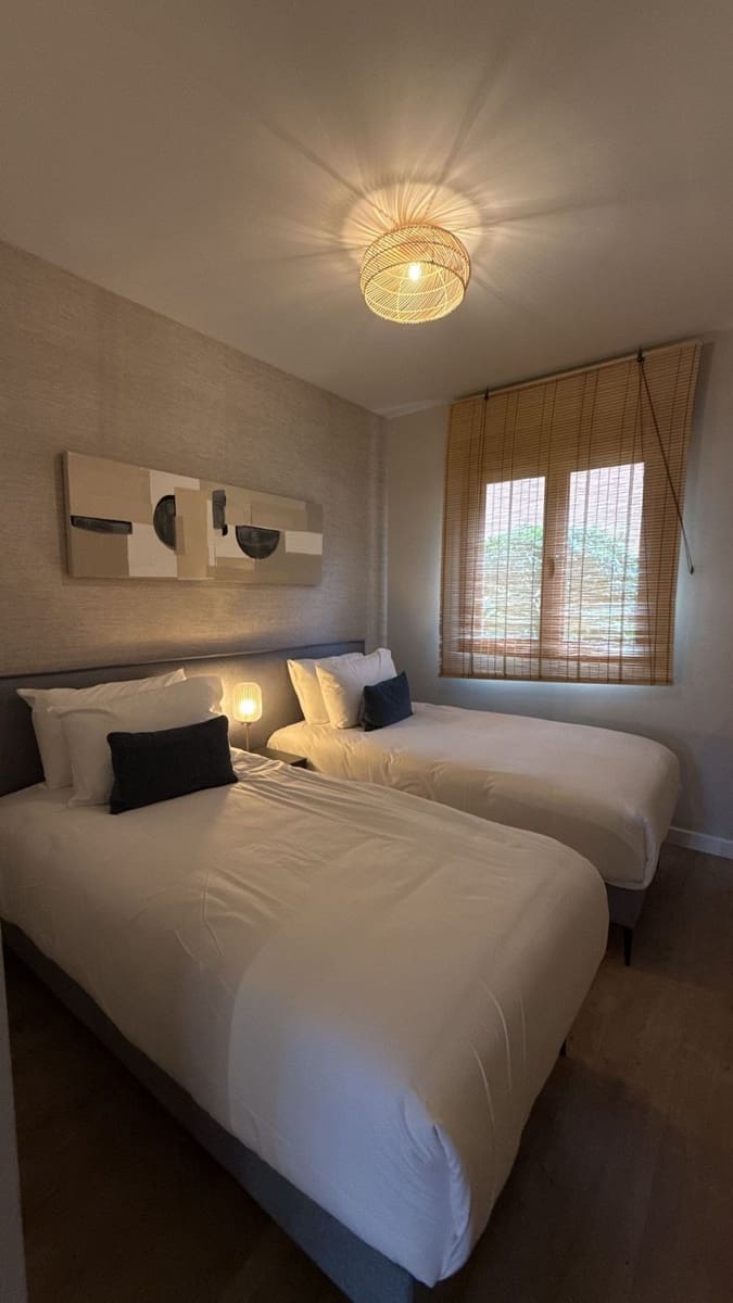 2 soverom Leilighet til salgs i El Paraiso med svømmebasseng garasje - € 299 000 (Ref: 9806879)