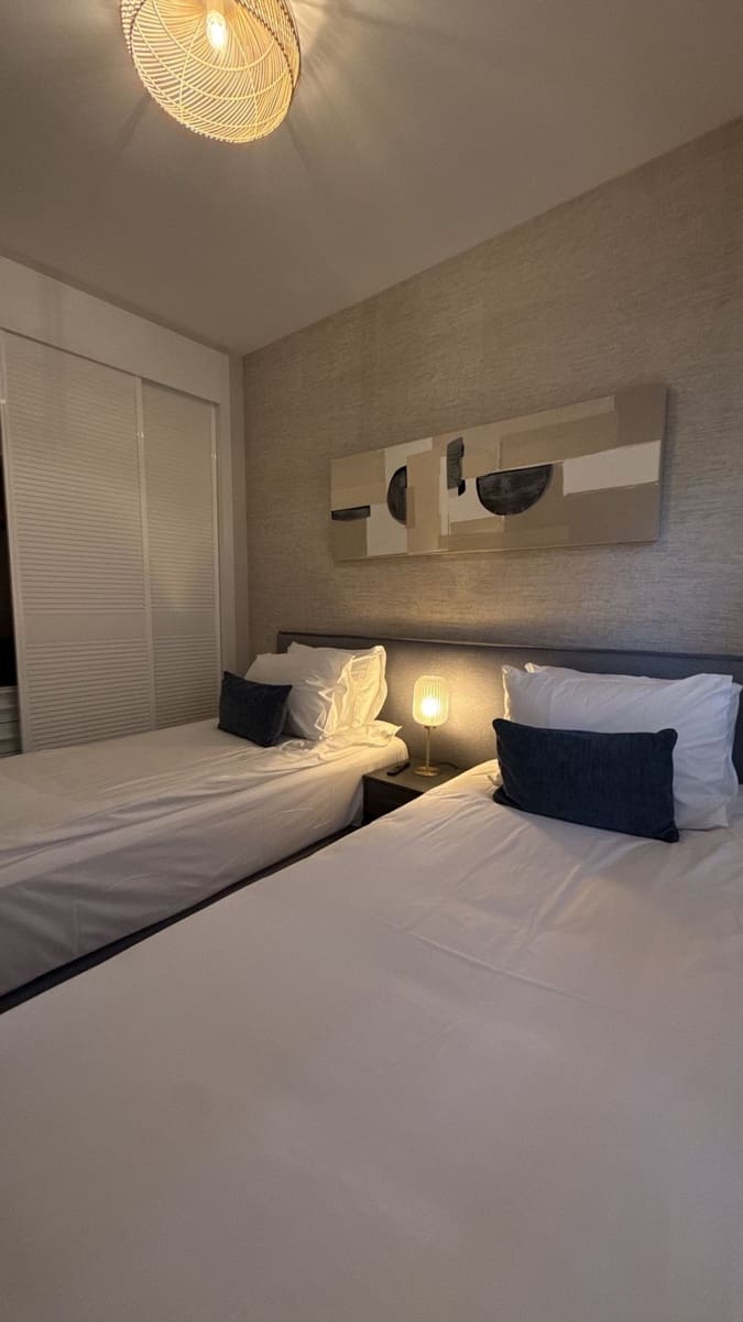 2 soverom Leilighet til salgs i El Paraiso med svømmebasseng garasje - € 299 000 (Ref: 9806879)