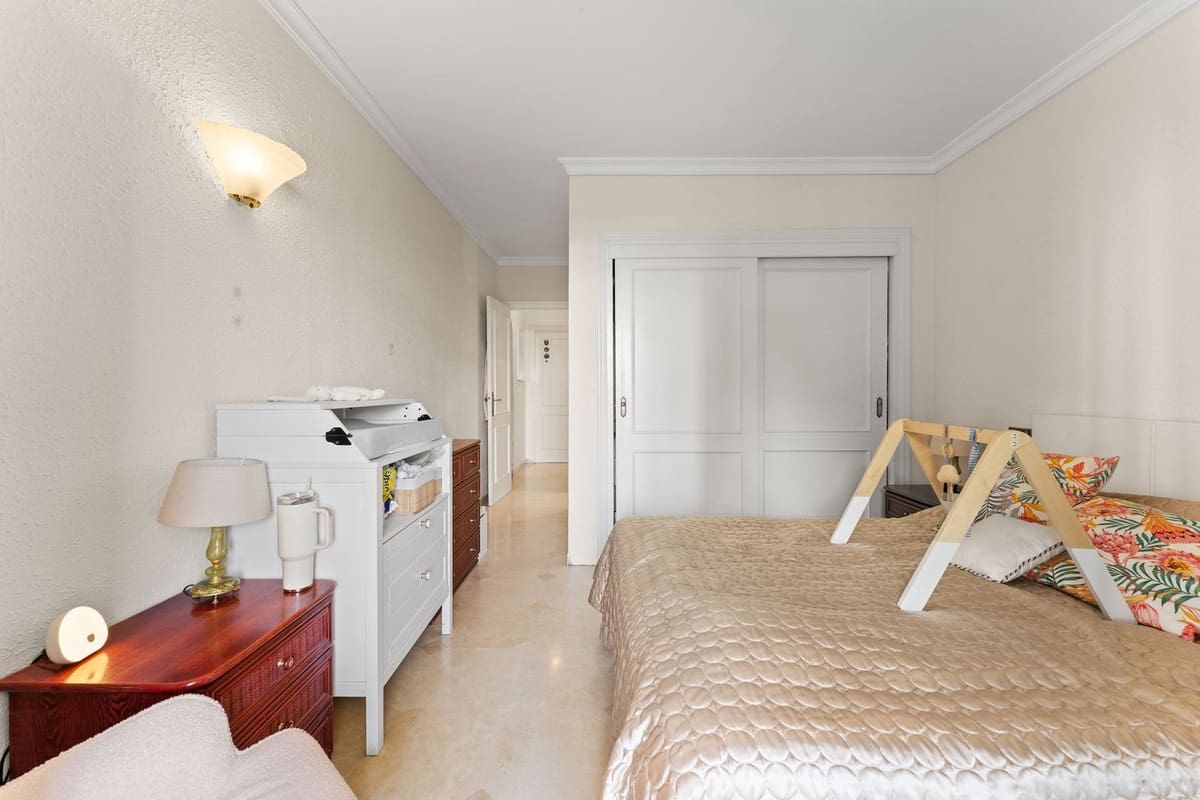 2 bedroom Apartment for sale in Riviera del Sol with pool - € 299,000 (Ref: 9806882)