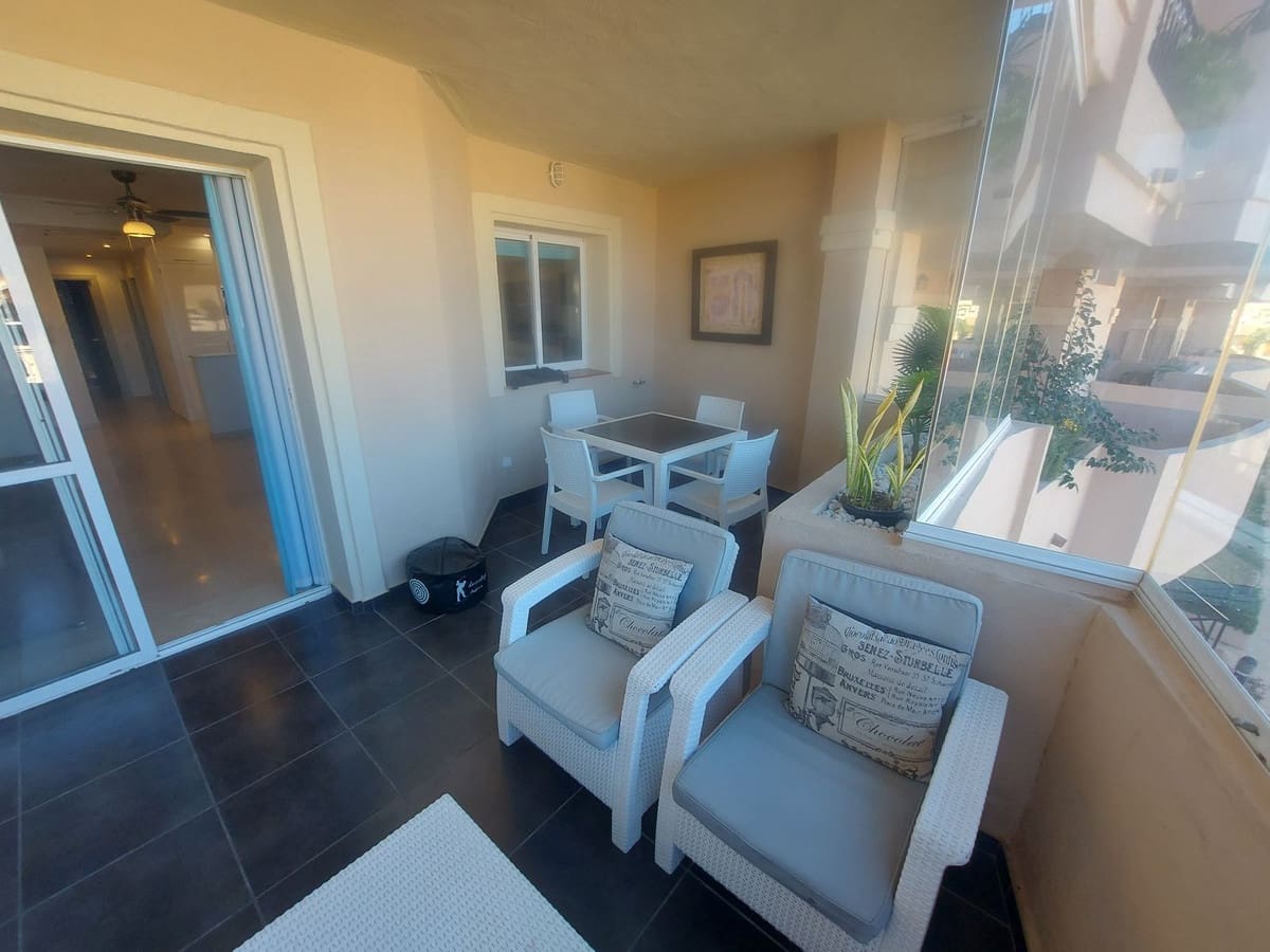 3 sypialnia Apartament na sprzedaż w La Duquesa / Puerto de la Duquesa z basenem garażem - 299 000 € (Ref: 9806883)