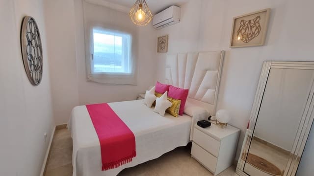 Apartamento de 2 habitaciones en San Luis de Sabinillas, Manilva en venta con piscina - 318.000 € (Ref: 9806887)