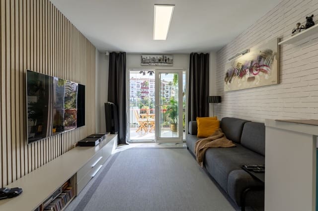 2 chambre Appartement à vendre à Riviera del Sol, Mijas avec piscine garage - 319 999 € (Ref: 9806888)