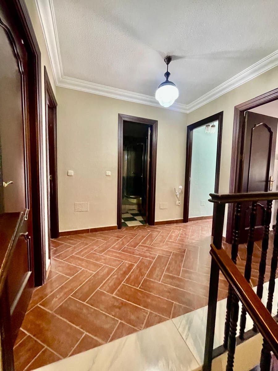 4 Zimmer Haus zu verkaufen in Alhaurin el Grande mit Garage - 320.000 € (Ref: 9806893)