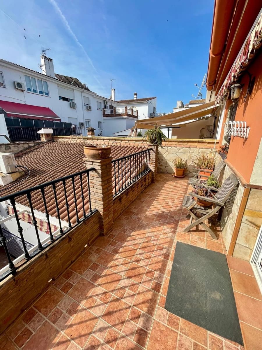 4 Zimmer Haus zu verkaufen in Alhaurin el Grande mit Garage - 320.000 € (Ref: 9806893)