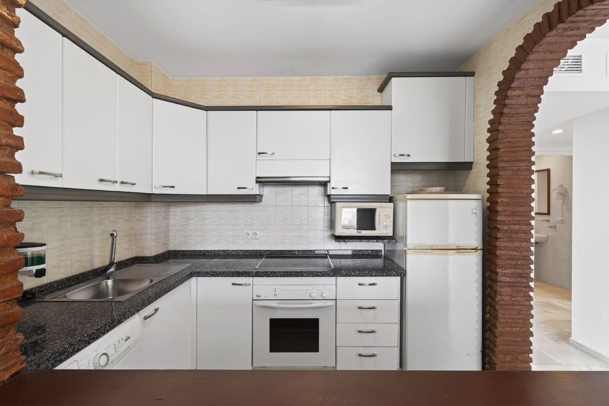 2 slaapkamer Penthouse te koop in Calahonda met zwembad - € 325.000 (Ref: 9806897)