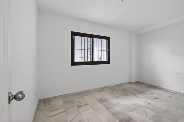 2 slaapkamer Penthouse te koop in Calahonda, Mijas met zwembad - € 325.000 (Ref: 9806897)