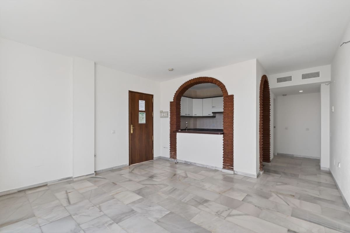 2 slaapkamer Penthouse te koop in Calahonda met zwembad - € 325.000 (Ref: 9806897)