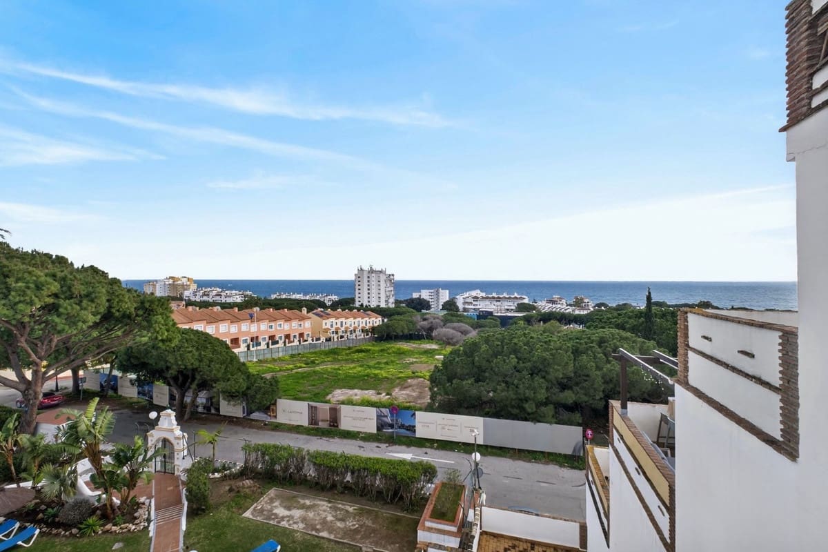 2 slaapkamer Penthouse te koop in Calahonda met zwembad - € 325.000 (Ref: 9806897)