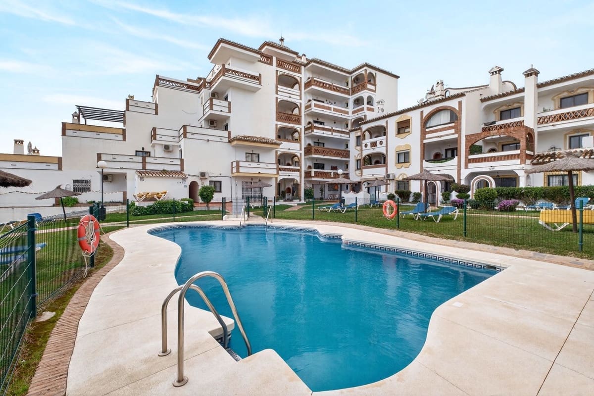 2 slaapkamer Penthouse te koop in Calahonda met zwembad - € 325.000 (Ref: 9806897)