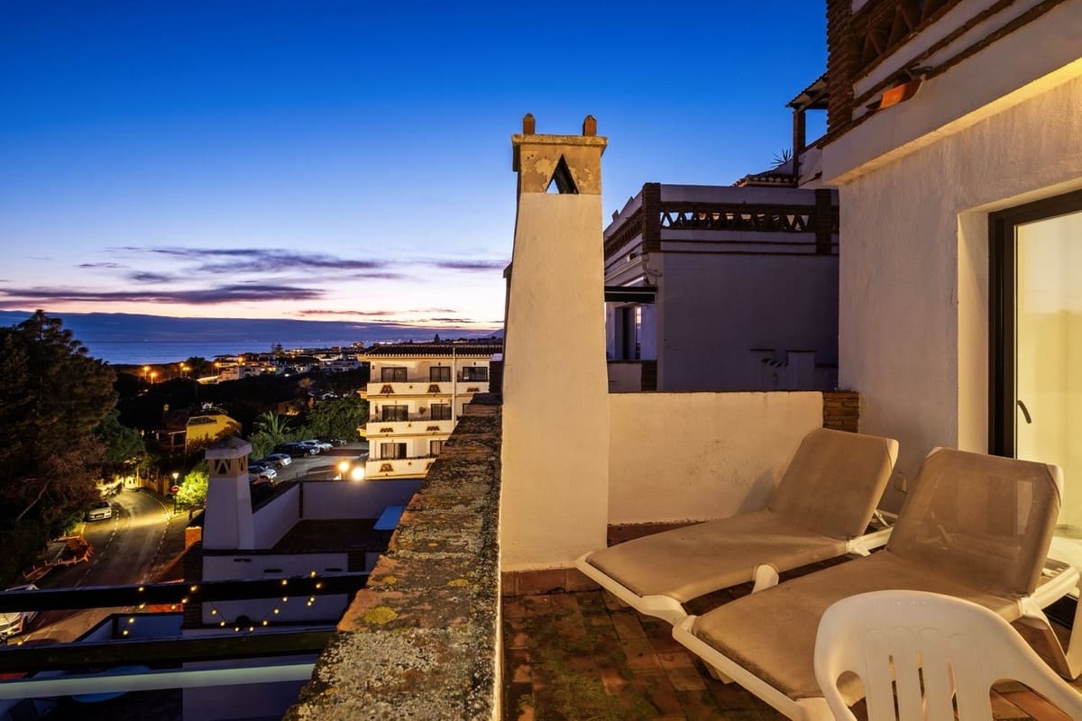 2 slaapkamer Penthouse te koop in Calahonda met zwembad - € 325.000 (Ref: 9806897)