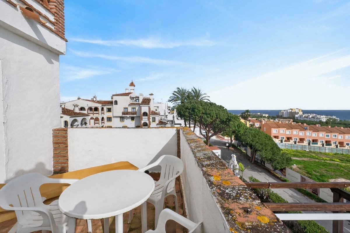 2 slaapkamer Penthouse te koop in Calahonda met zwembad - € 325.000 (Ref: 9806897)