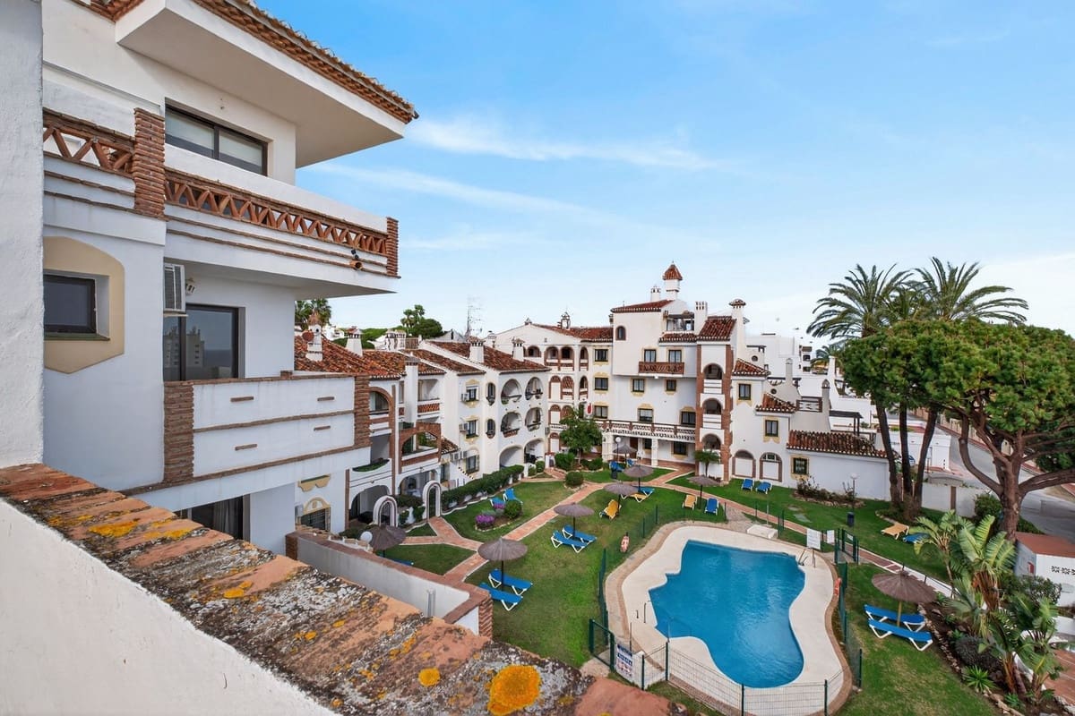 2 slaapkamer Penthouse te koop in Calahonda met zwembad - € 325.000 (Ref: 9806897)