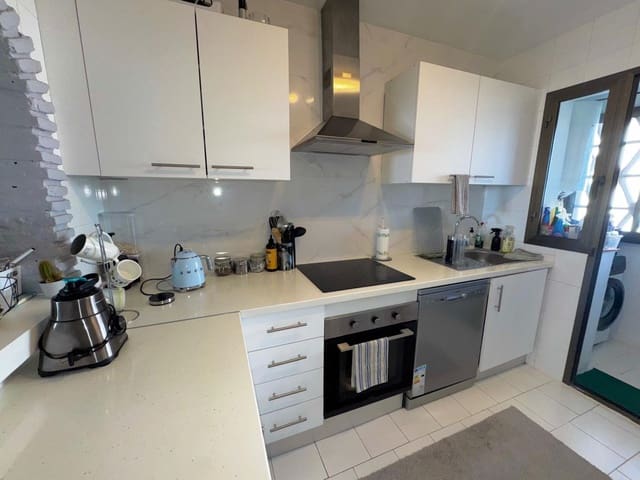 2 bedroom Apartment for sale in Calahonda, Mijas with pool garage - € 325,000 (Ref: 9806900)