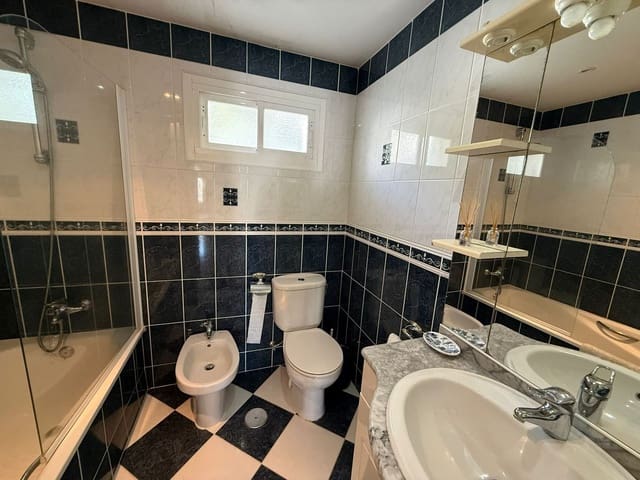 2 slaapkamer Appartement te koop in Marbella met zwembad - € 329.000 (Ref: 9806925)