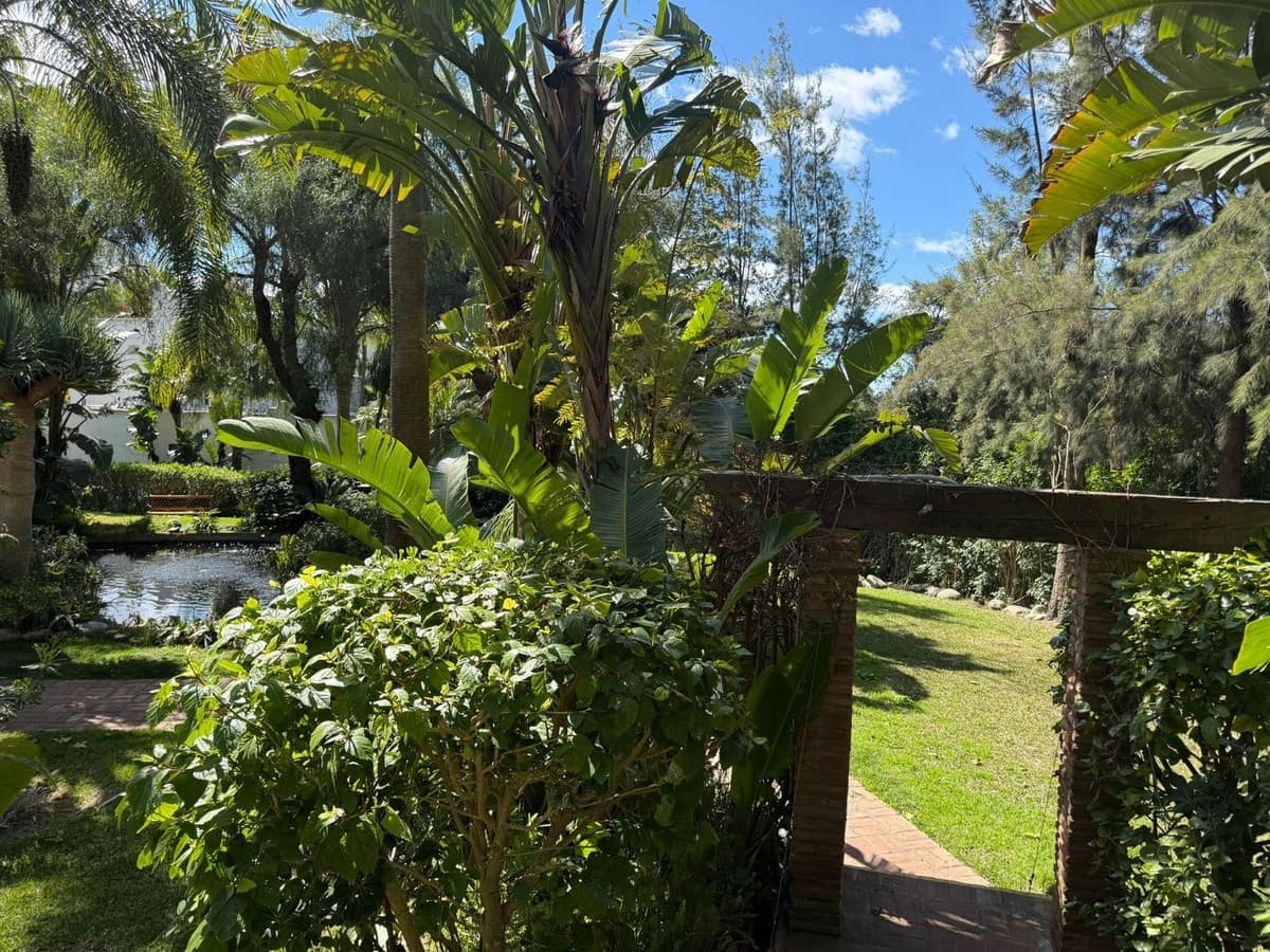 2 slaapkamer Appartement te koop in Marbella met zwembad - € 329.000 (Ref: 9806925)