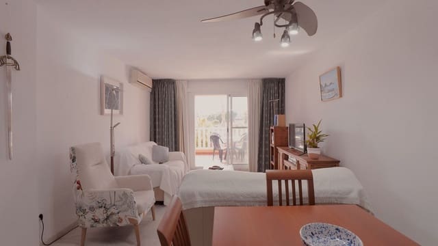 2 makuuhuone Huoneisto myytävänä paikassa La Reserva, Marbella mukana uima-altaan 
autotalli - 329 000 € (Ref: 9806926)