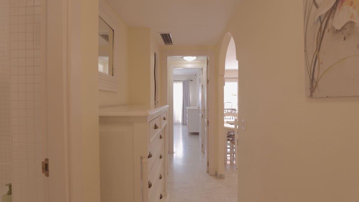 2 slaapkamer Appartement te koop in La Reserva met zwembad garage - € 329.000 (Ref: 9806939)