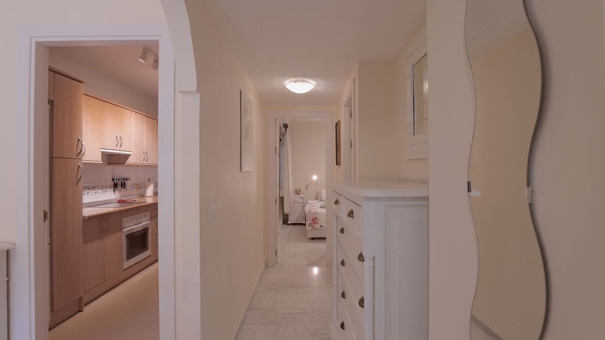 2 slaapkamer Appartement te koop in La Reserva met zwembad garage - € 329.000 (Ref: 9806939)