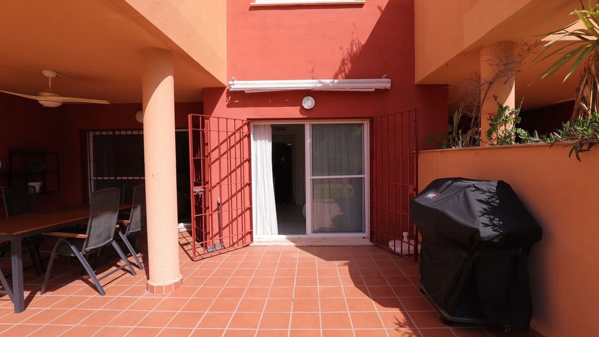 2 slaapkamer Appartement te koop in La Reserva met zwembad garage - € 329.000 (Ref: 9806939)