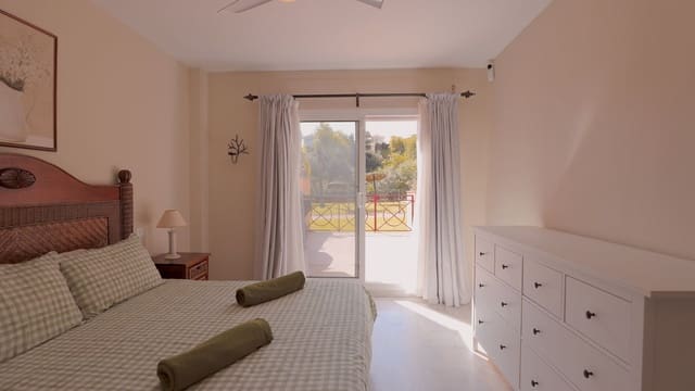 2 slaapkamer Appartement te koop in La Reserva, Marbella met zwembad garage - € 329.000 (Ref: 9806939)