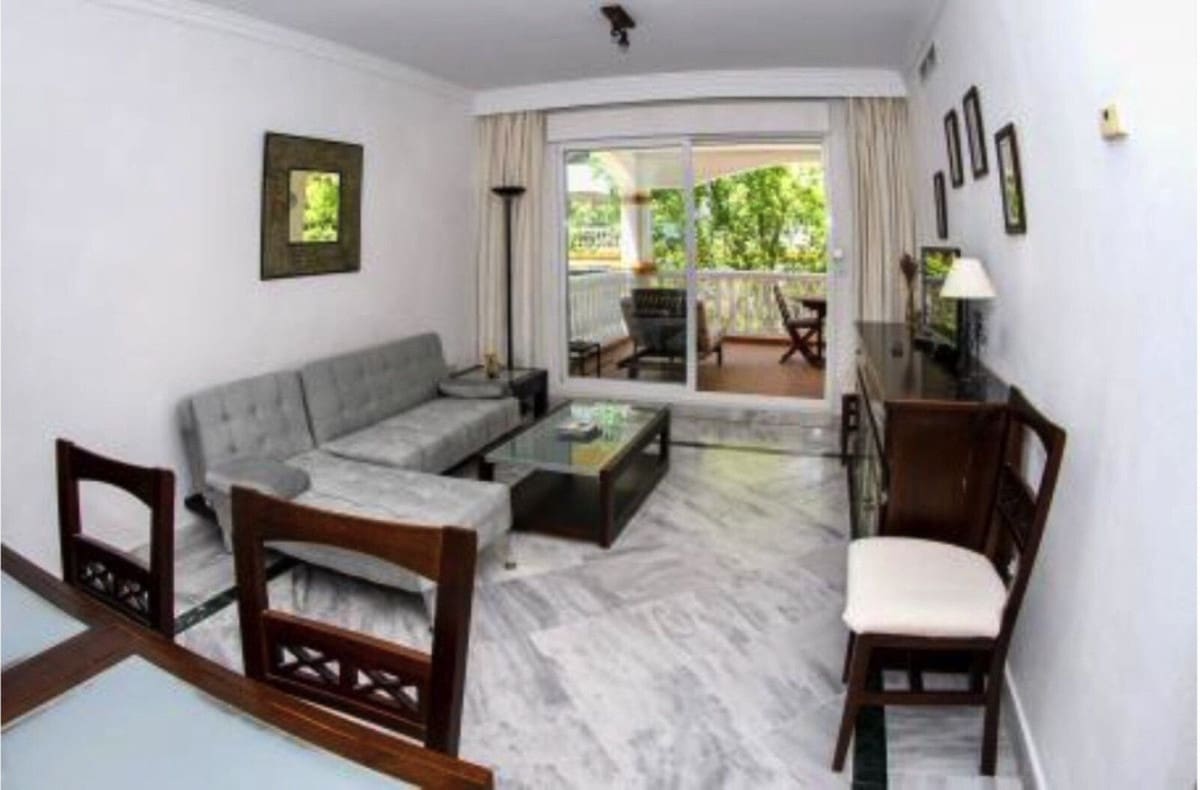 2 sovrum Lägenhet till salu i Nueva Andalucia med pool garage - 386 000 € (Ref: 9807004)