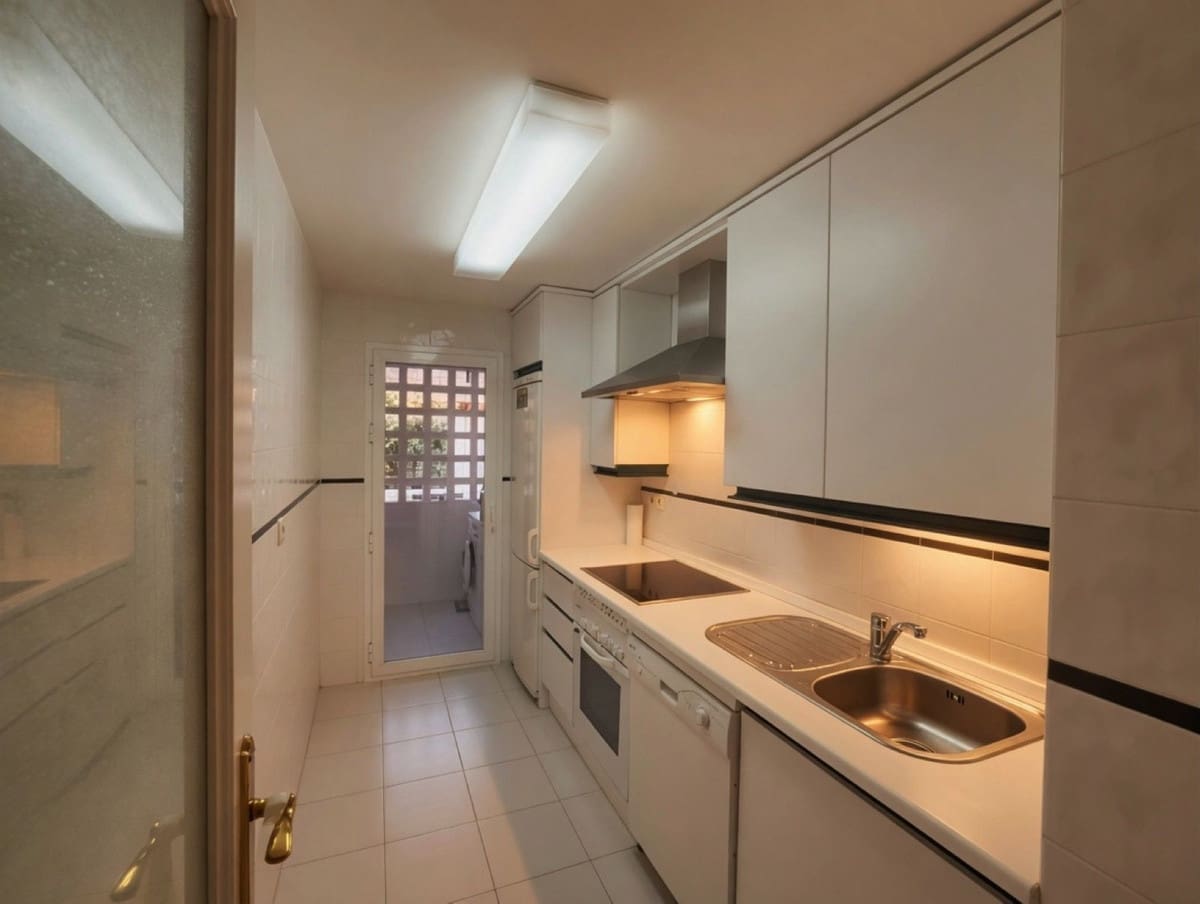 2 Zimmer Apartment zu verkaufen in Nueva Andalucia mit Pool Garage - 413.000 € (Ref: 9807018)