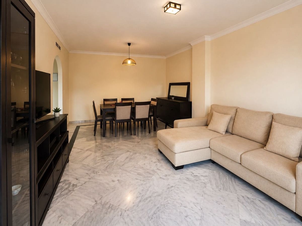 2 Zimmer Apartment zu verkaufen in Nueva Andalucia mit Pool Garage - 413.000 € (Ref: 9807018)